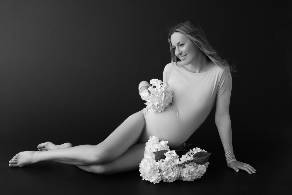 Фотосессия для беременных «В ожидании чуда» - заказать профессиональную фотосъемку от сети фотостудий Fashion Box в Уфе – фото № 1