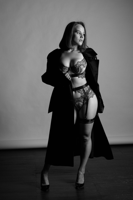 Фотосессия в стиле «Ню» - заказать съемку у профессионального фотографа сети фотостудий Fashion Box в Уфе – фото № 11