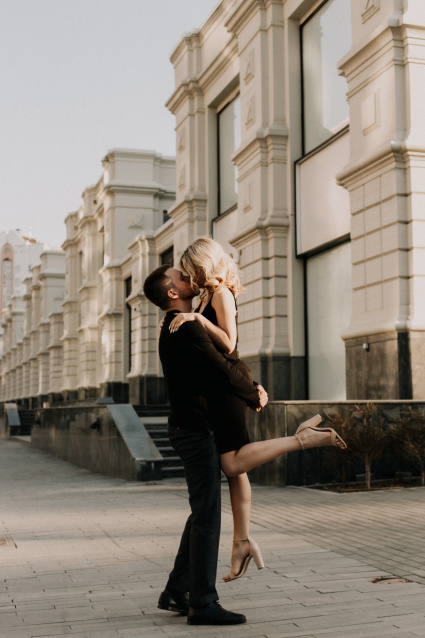 Фотосессия Love Story для пары - забронировать фотосессию в студии от сети фотостудий Fashion Box в Уфе – фото № 4