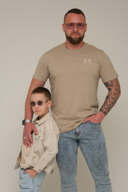 Семейная фотосессия в студии по выгодной цене от сети фотостудий Fashion Box в Уфе – фото № 12