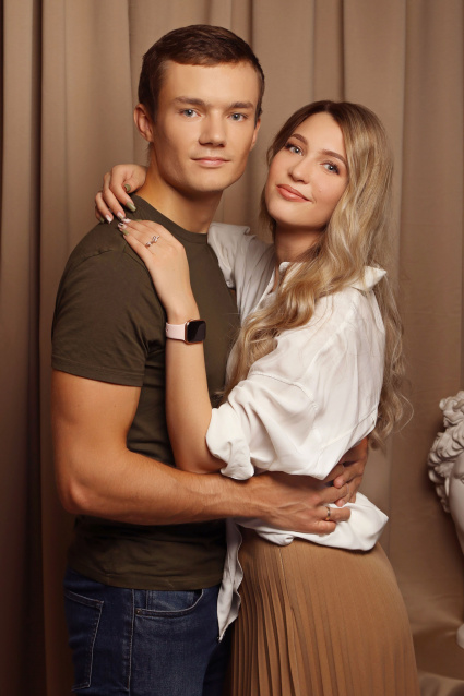 Фотосессия Love Story для пары - забронировать фотосессию в студии от сети фотостудий Fashion Box в Уфе – фото № 2