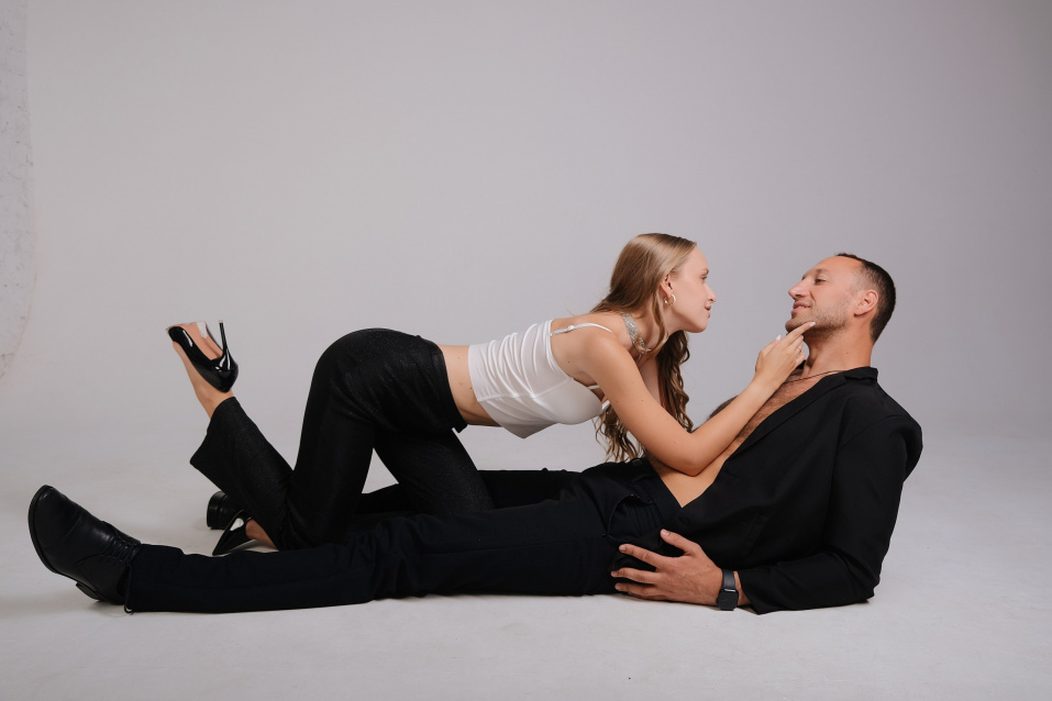 Фотосессия Love Story для пары - забронировать фотосессию в студии от сети фотостудий Fashion Box в Уфе – фото № 16