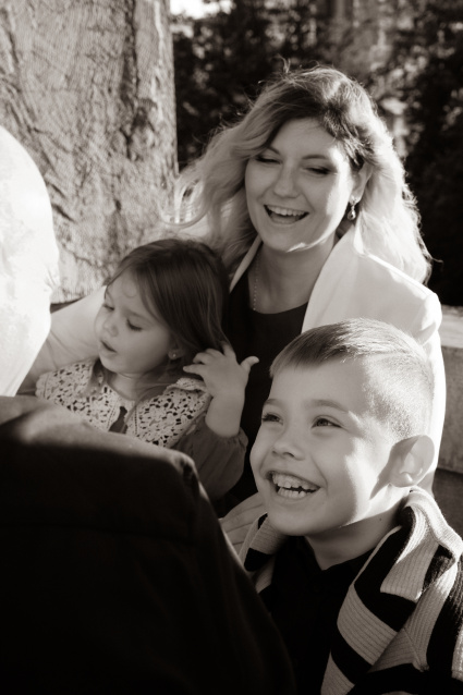 Семейная фотосессия в студии по выгодной цене от сети фотостудий Fashion Box в Уфе – фото № 6