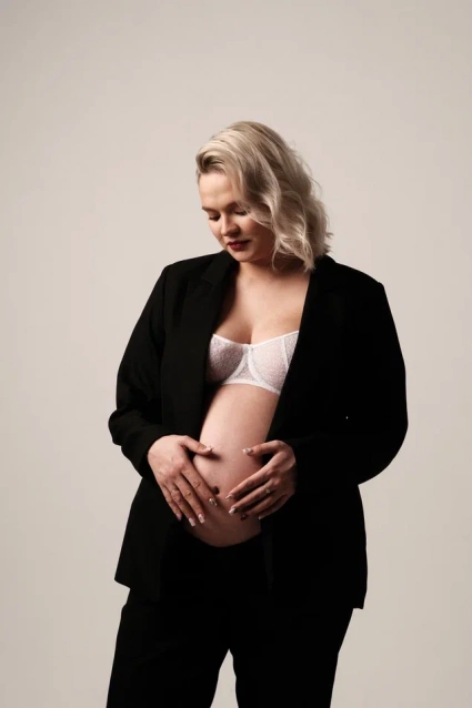 Фотосессия для беременных «В ожидании чуда» - заказать профессиональную фотосъемку от сети фотостудий Fashion Box в Уфе – фото № 10